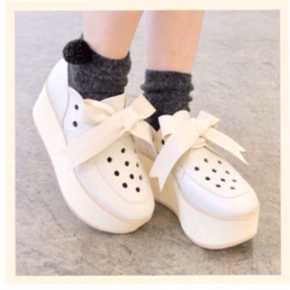 Tokyo Bopper Belly Button Ribbon Platforms (US 6)